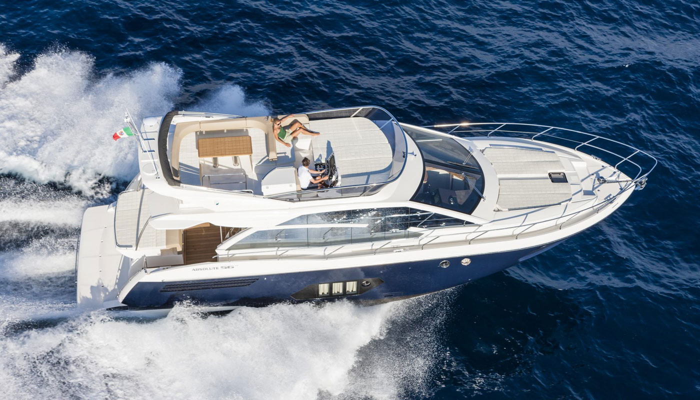 56 FLY Absolute yacht: panoramic views and comfort for all.