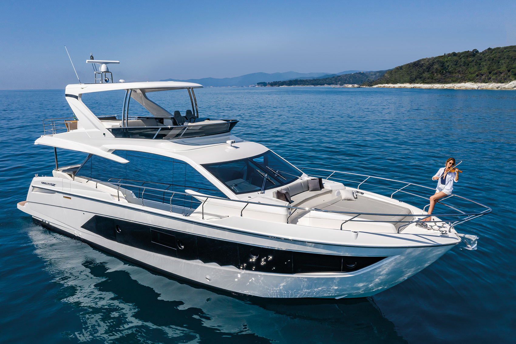 absolute yachts 62 fly price