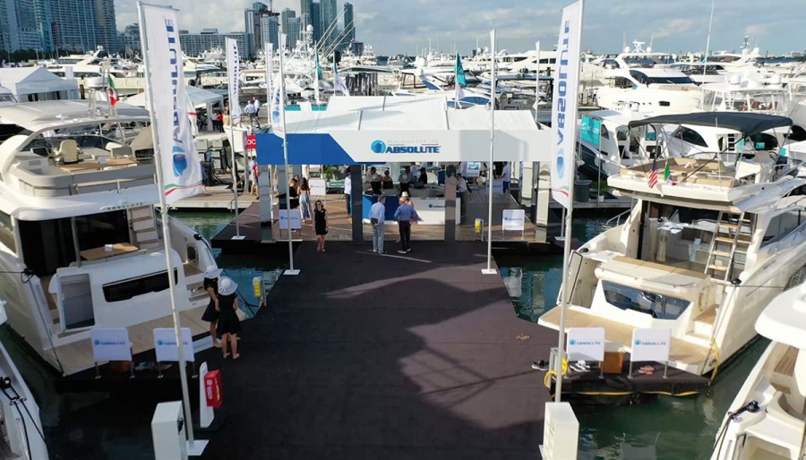 ABSOLUTE CONQUISTA L’AMERICA AL MIAMI YACHT SHOW