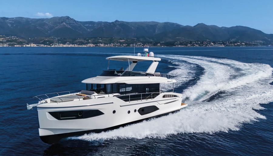 Absolute presenta la nuova Navetta 53 al Salone di Cannes 2024:  Innovazione e Lusso senza compromessi.