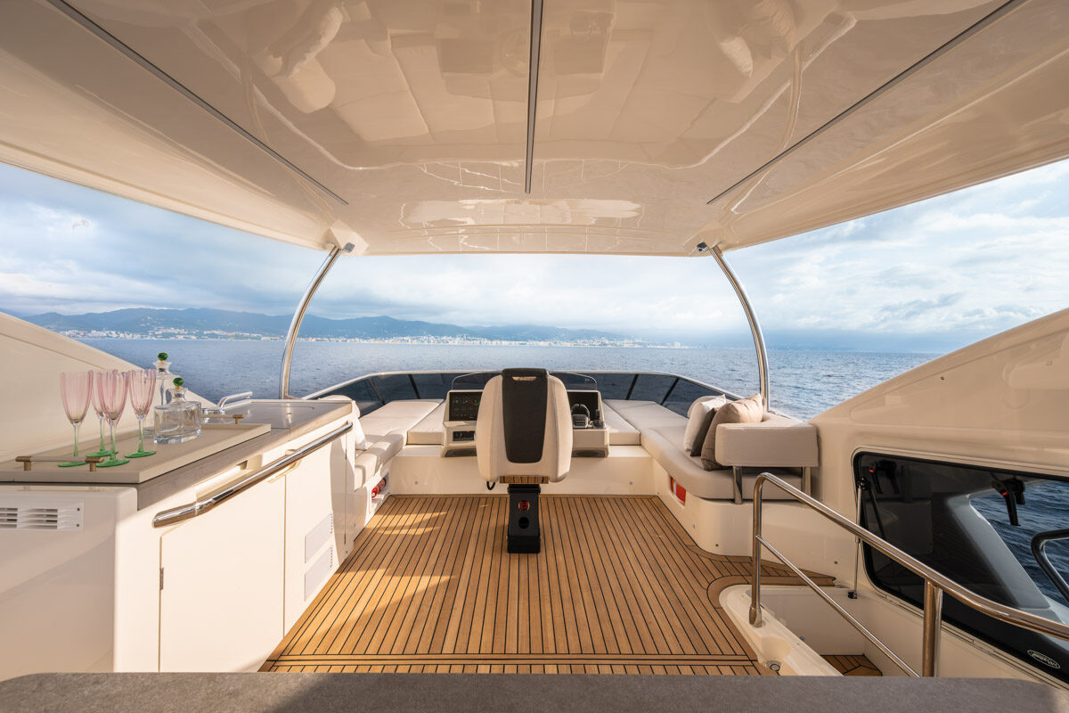 Absolute Navetta 50 exterior