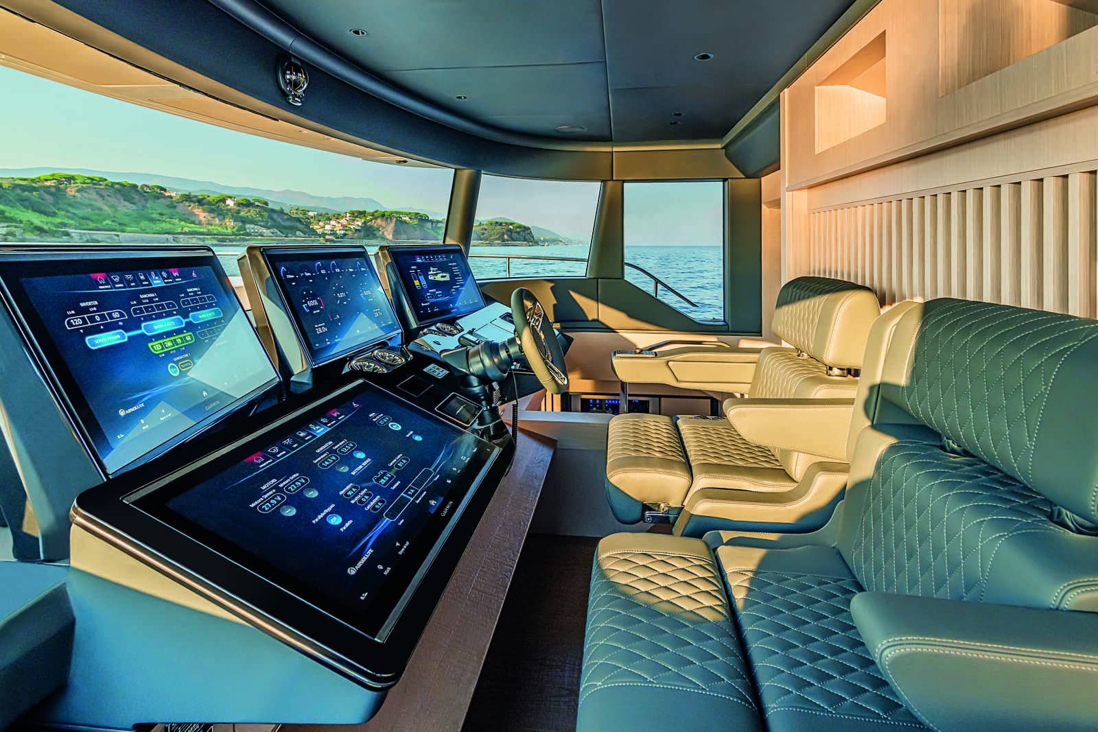 Absolute Navetta 70 interior