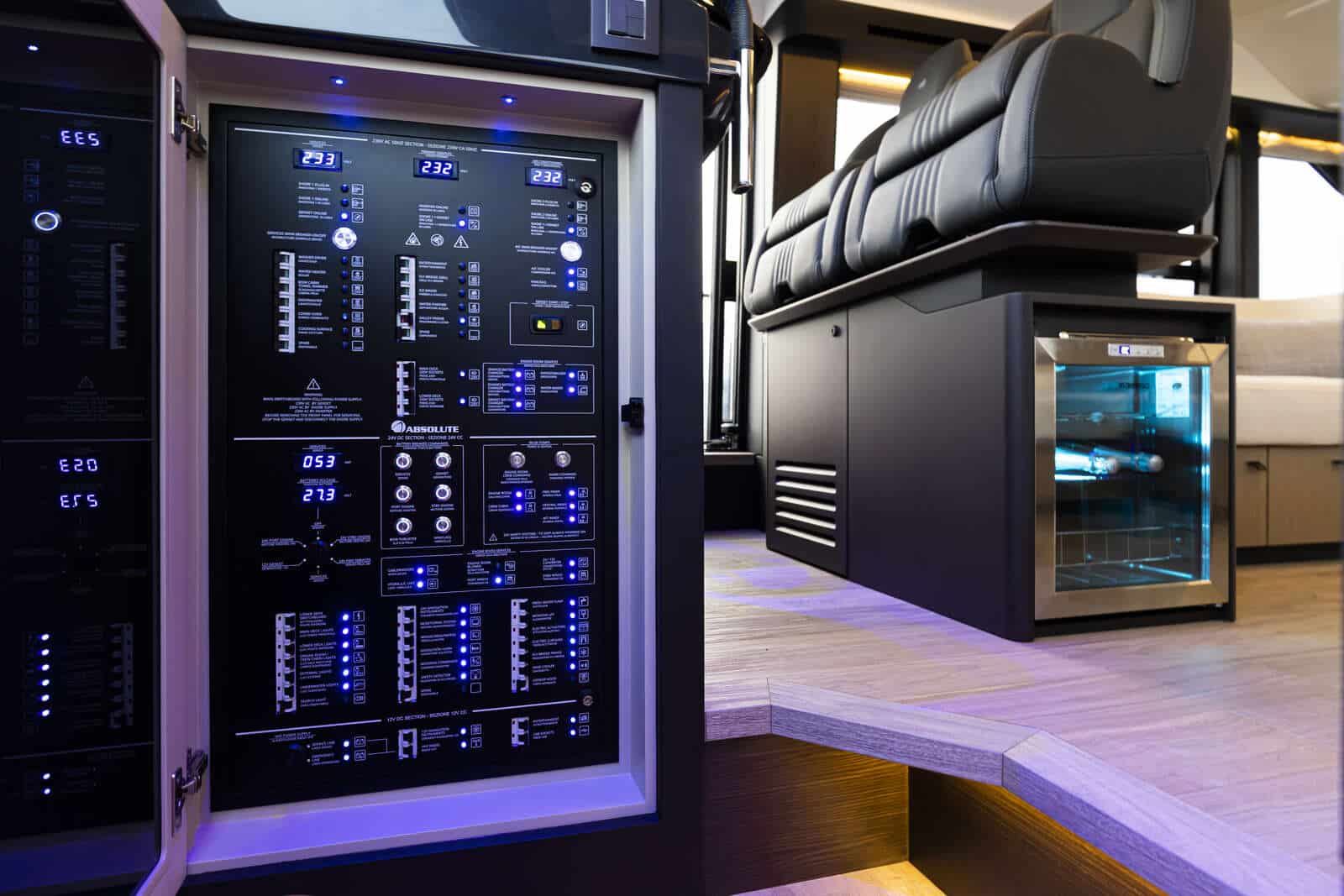 Absolute 52 FLY interior