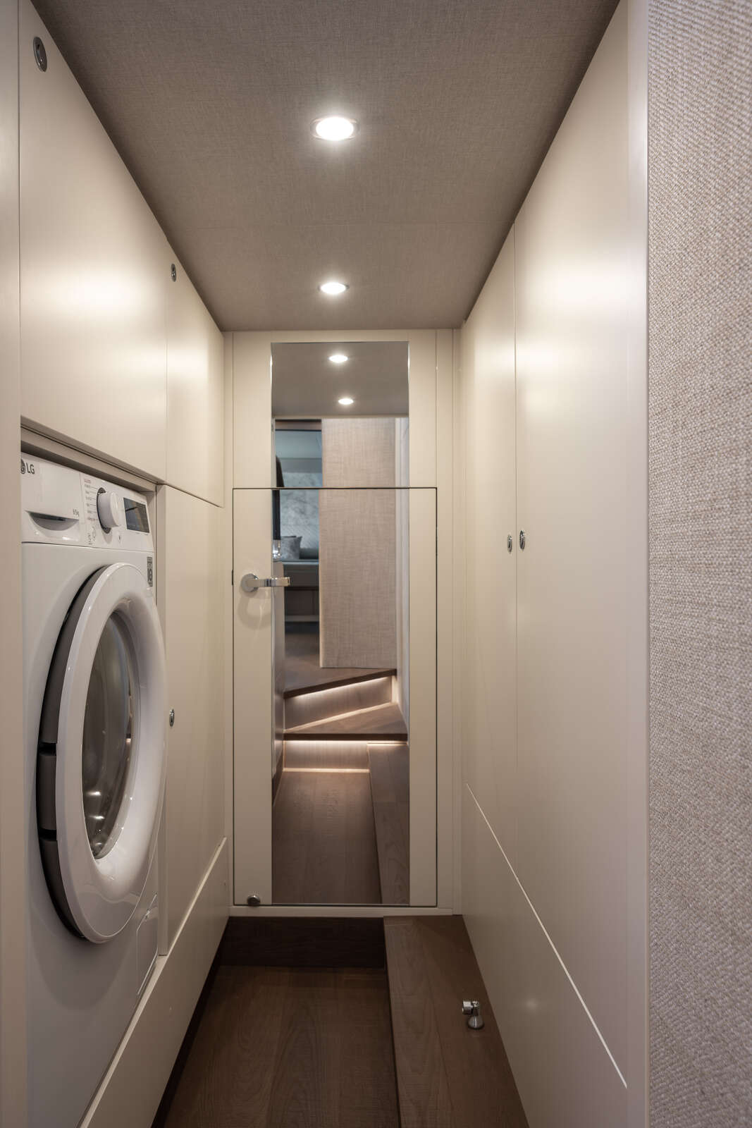 Absolute 70 FLY interior