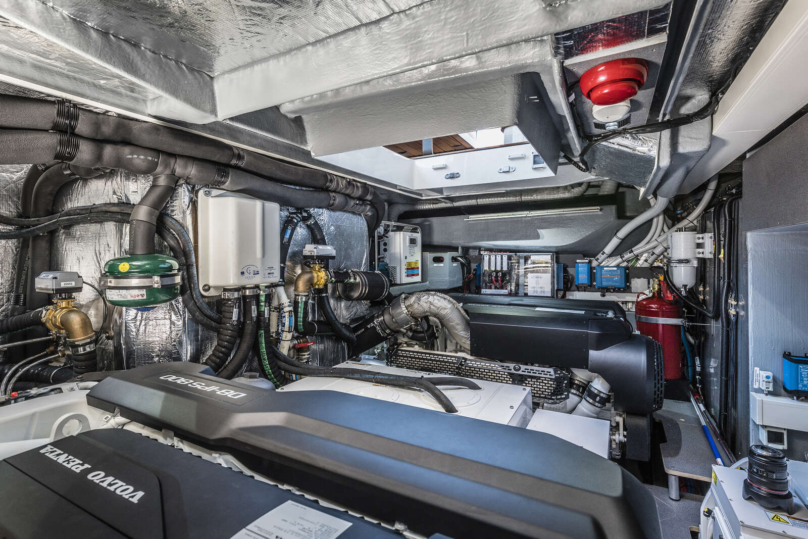 Absolute 52 FLY interior